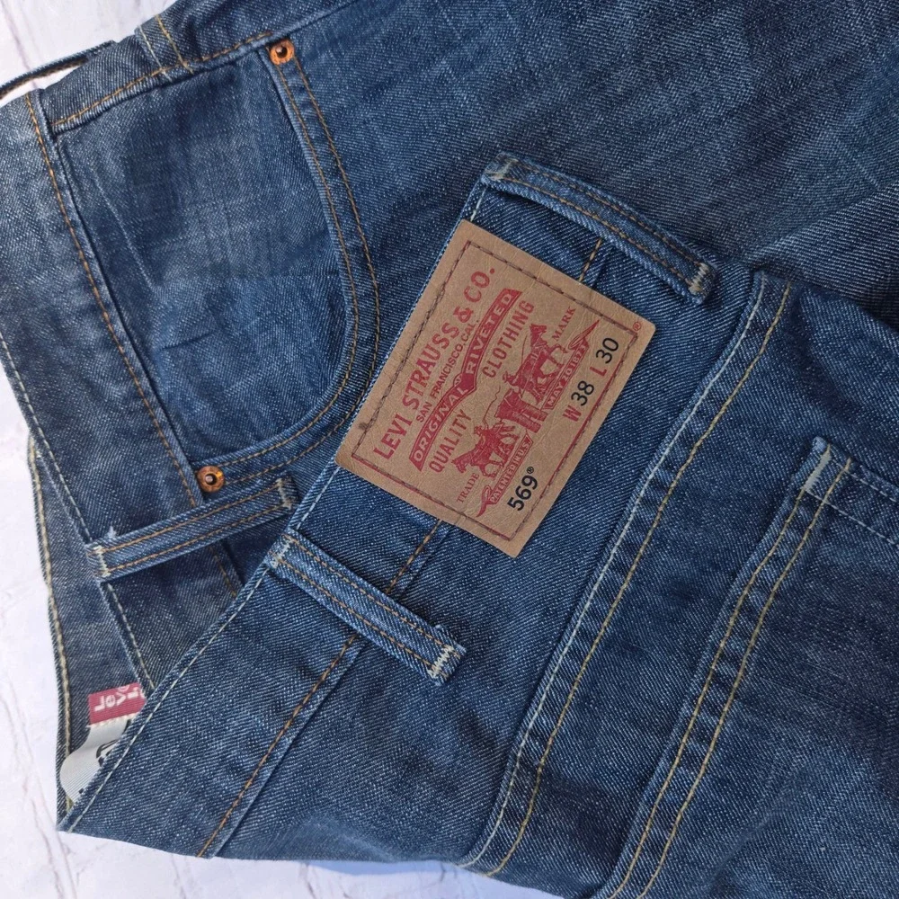Levis levi 569